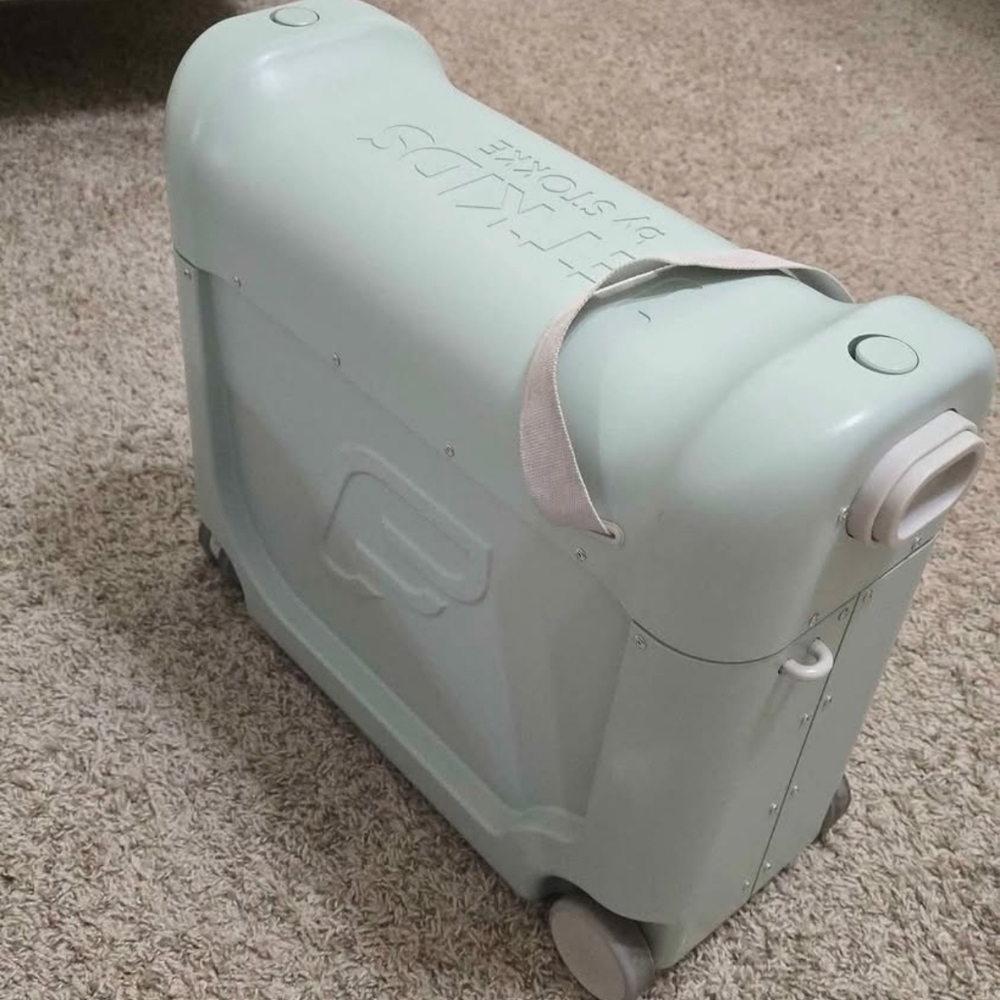 Mint Green Ride-On Suitcase - Picture 2 of 4